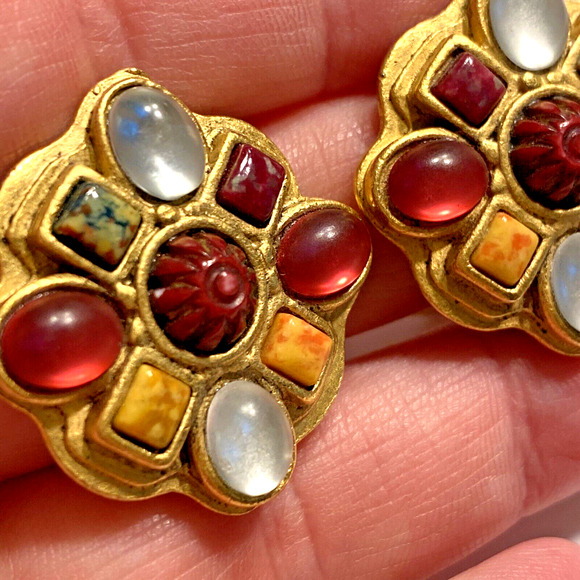 Vintage 1980’s Clip On Earrings Goldtone & Multicolor Stones Chunky Boss Lady - Picture 9 of 9